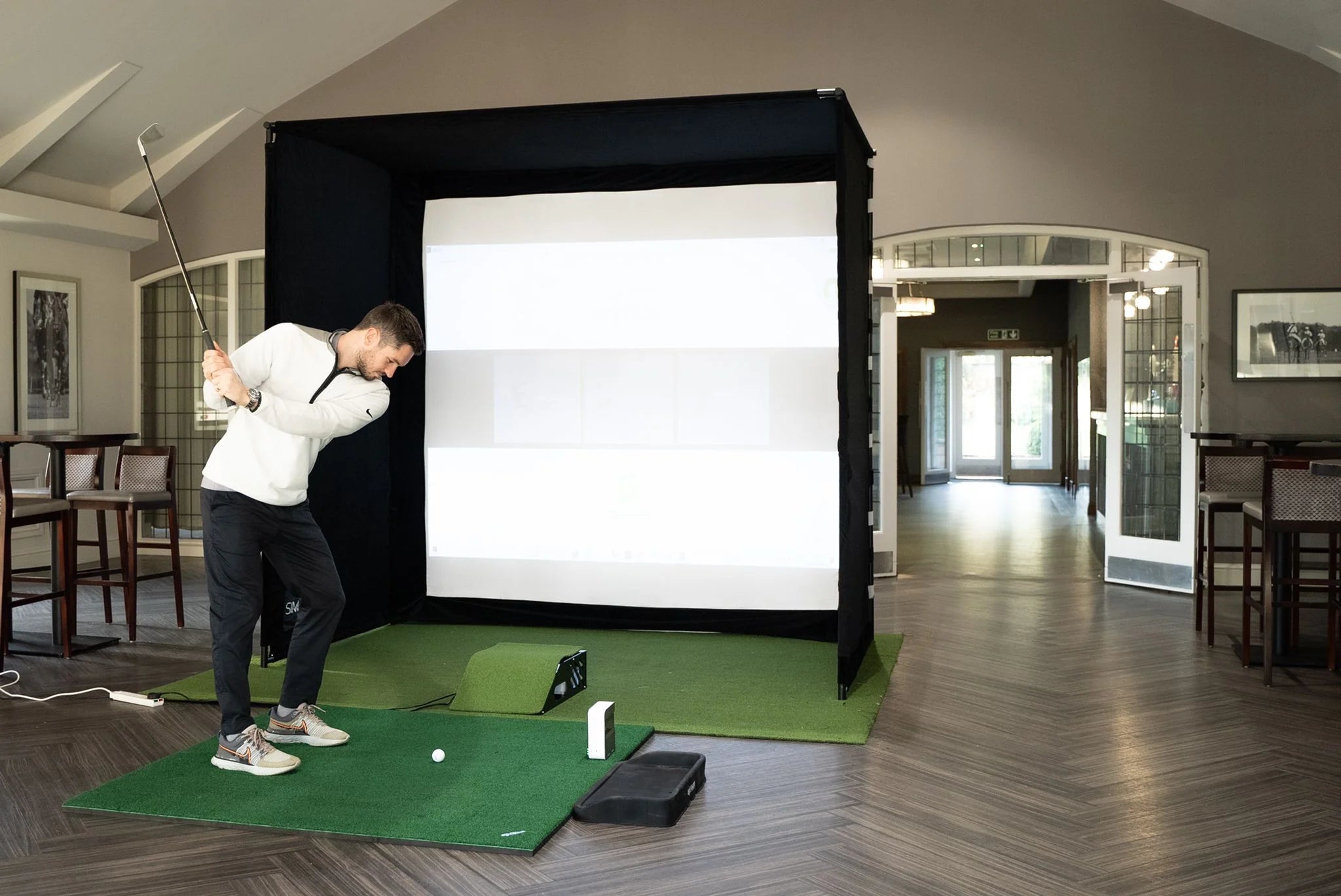 Simbox Golf Simulator Enclosure